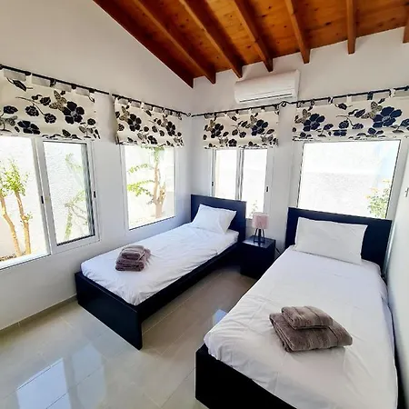 Villa Elysium, 3 Bedrooms, Pool, Sea View & Wifi