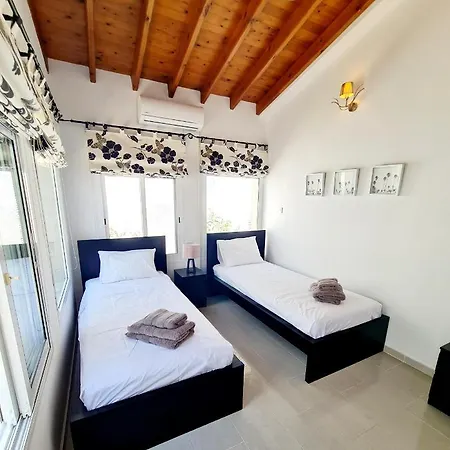 Elysium, 3 Bedrooms, Pool, Sea View & Wifi Villa