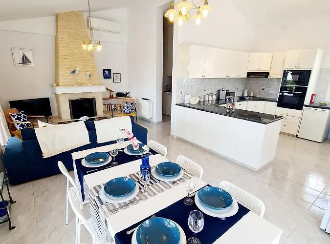 Elysium, 3 Bedrooms, Pool, Sea View & Wifi * Tala