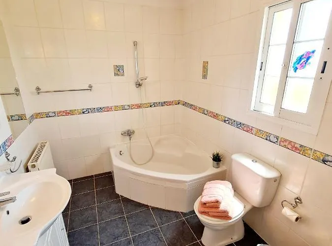 ヴィラ Elysium, 3 Bedrooms, Pool, Sea View & Wifi *